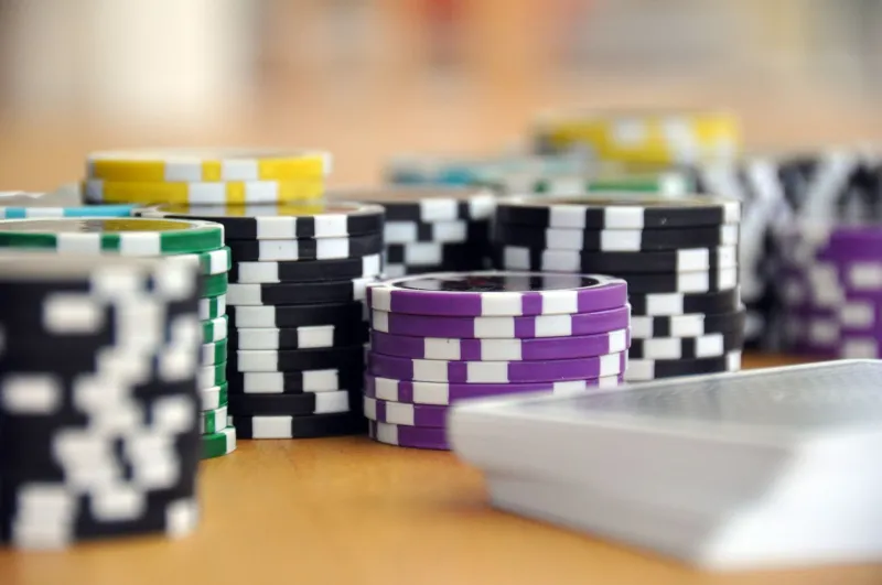 Van Speelkaarten naar Casinostrategie: Wat Kaartspellen Je Leren over Slim Gokken